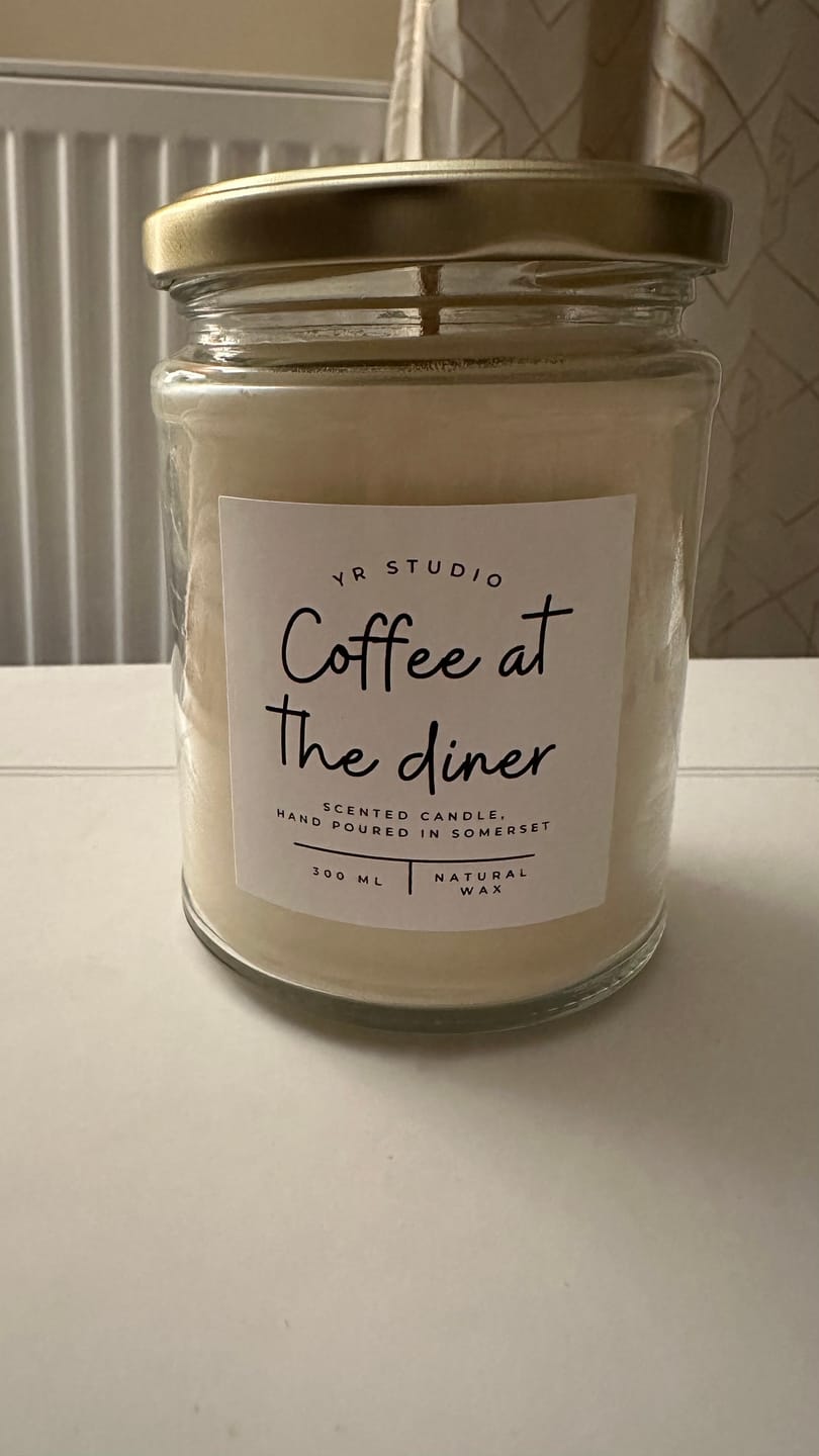 Customer photo review of "Coffee At The Diner" Roasted Coffee Bean Candle