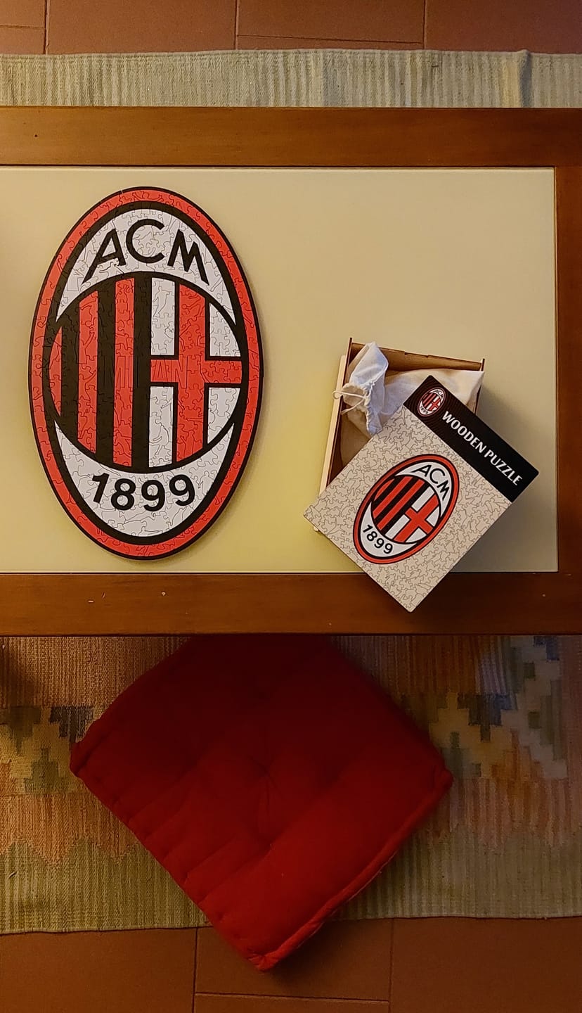 Customer photo review of Logo Milan® - Puzzle di Legno