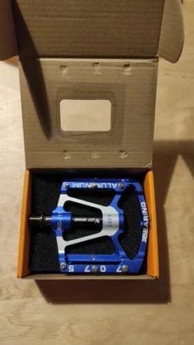 Customer photo review of APeX Alloy Bicycle Pedals - Ultralight CNC Aluminium Alloy - Anti-Slip - Flat Pedals - 3 Bearing