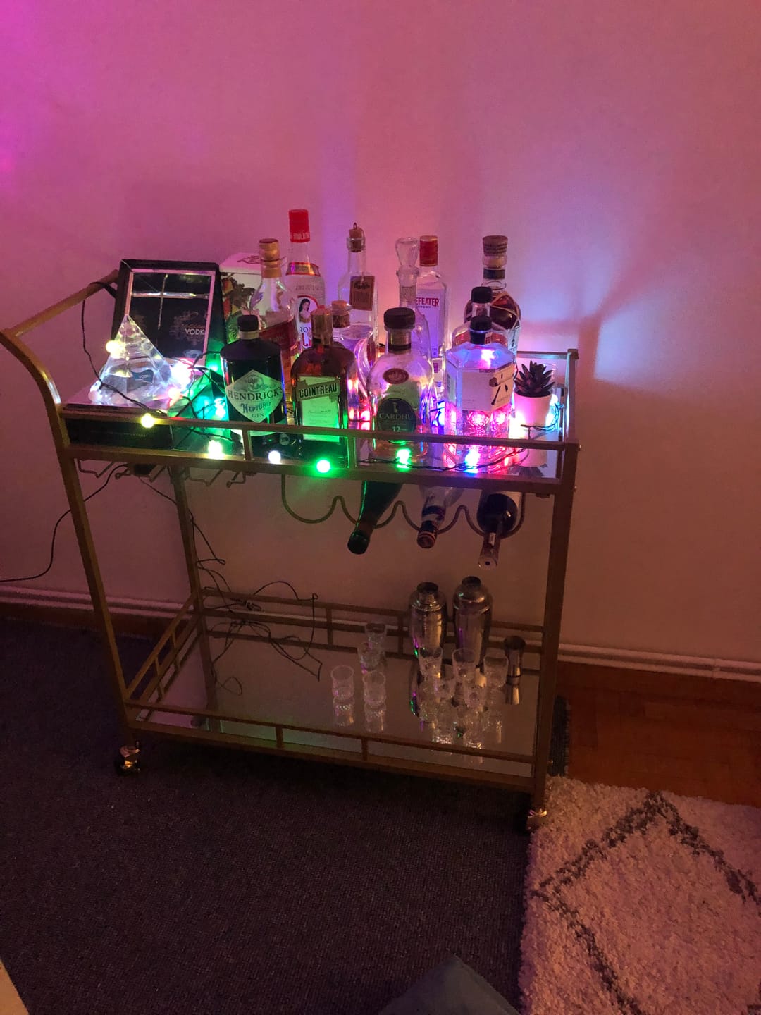 Customer photo review of Έπιπλο Μπαρ Τρόλεϊ Κάβα Τραπεζαρίας με Καθρέφτη Βοηθητικό Τραπεζάκι Κουζίνας Χρυσό LR-C090A03