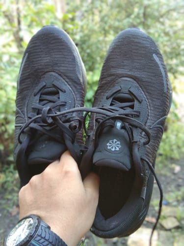 Customer photo review of Nike Men's Renew Run 4 Running Shoes