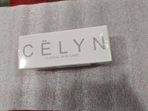 Customer photo review of Crème Anti Cernes Instantanée