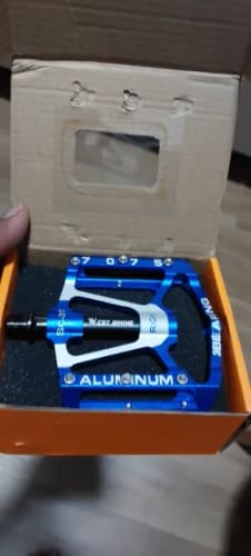 Customer photo review of APeX Alloy Bicycle Pedals - Ultralight CNC Aluminium Alloy - Anti-Slip - Flat Pedals - 3 Bearing