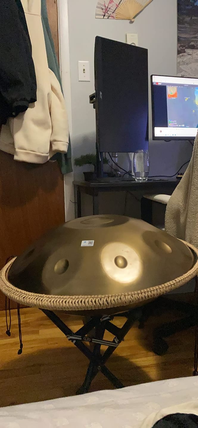 Customer photo review of AS TEMAN Handpan Pure Gold 9 Notes D Minor Scale Hangdrum with gift set