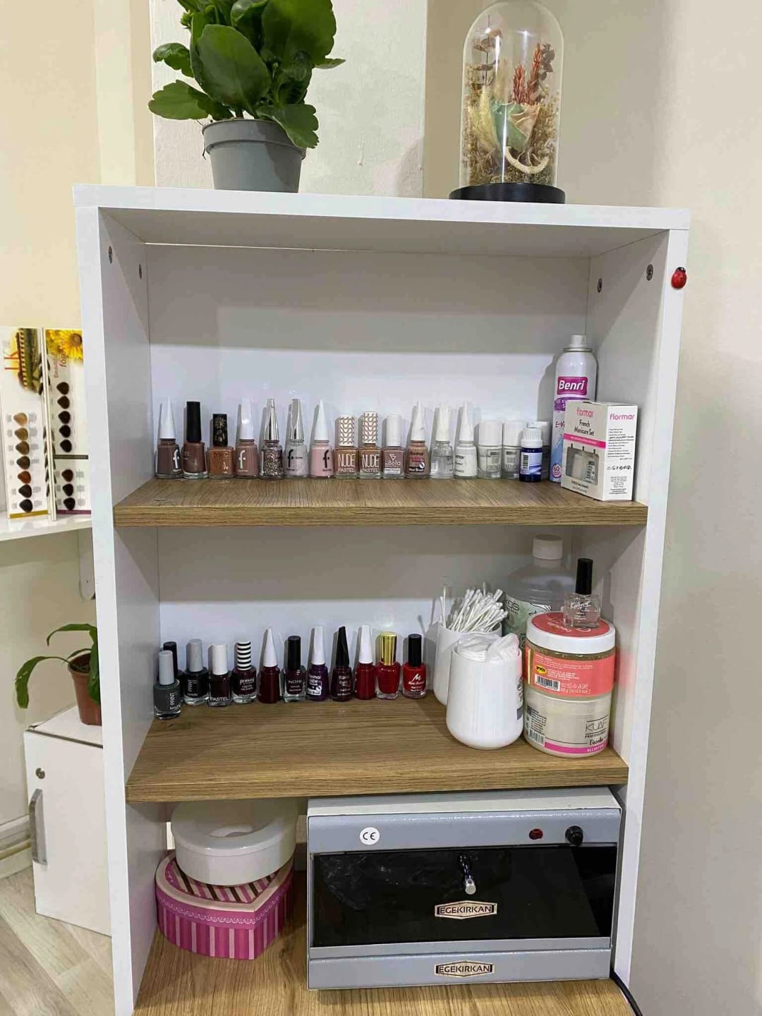 Customer photo review of Rani BJ113 Raflı Manikür Masası Makyaj Masası Sepet Ceviz - Beyaz