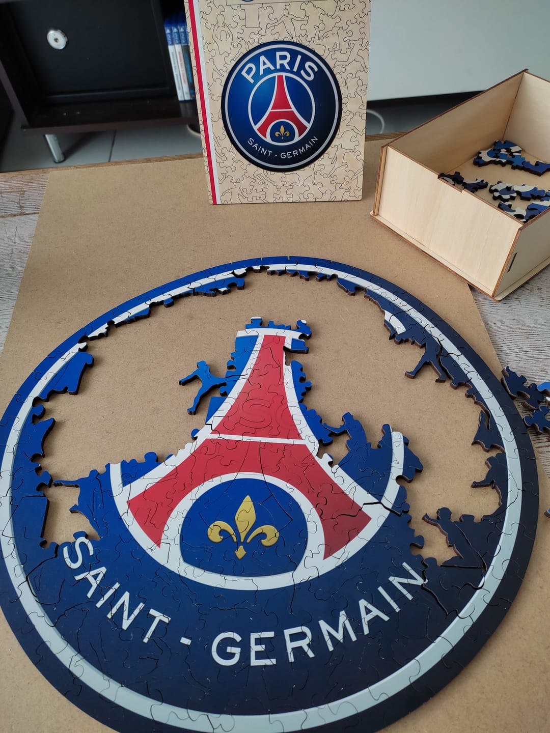 Customer photo review of Logo PSG FC® - Puzzle Officiel en Bois
