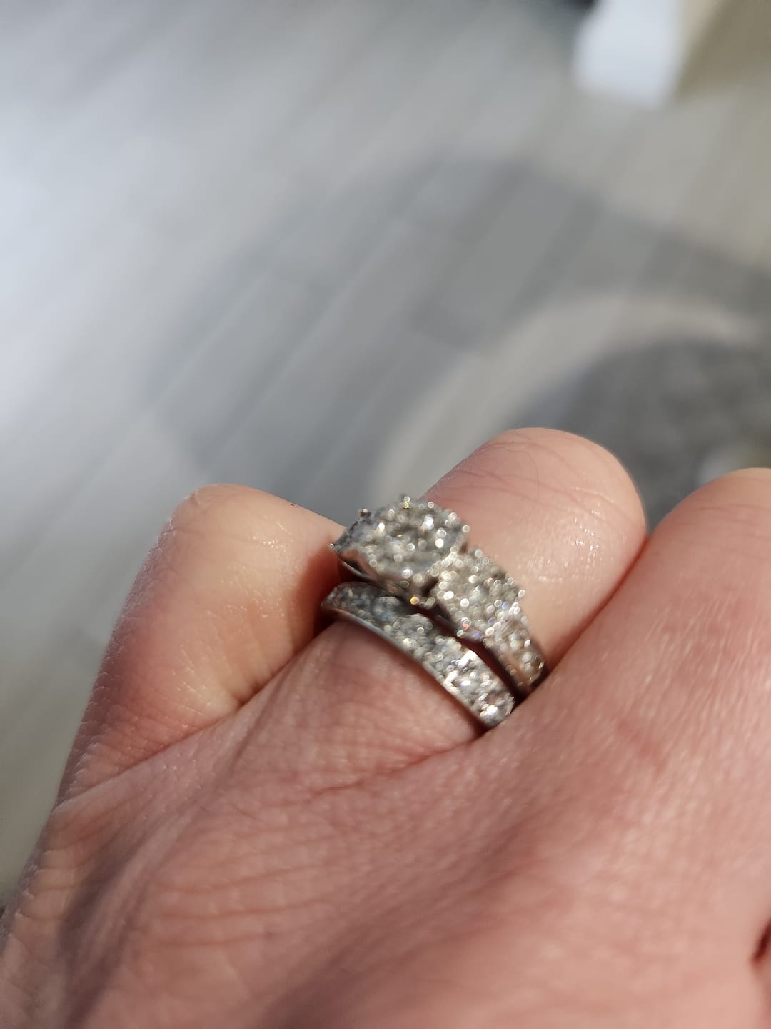 Customer photo review of White Gold 3mm Full Glitz Ring