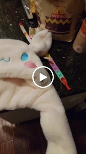 Customer video review of Cinnamoroll Hat With Moving Ears