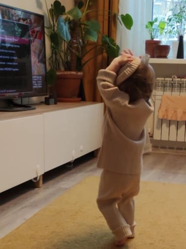 Customer photo review of 3 Pcs Baby Knitted Sweater Set