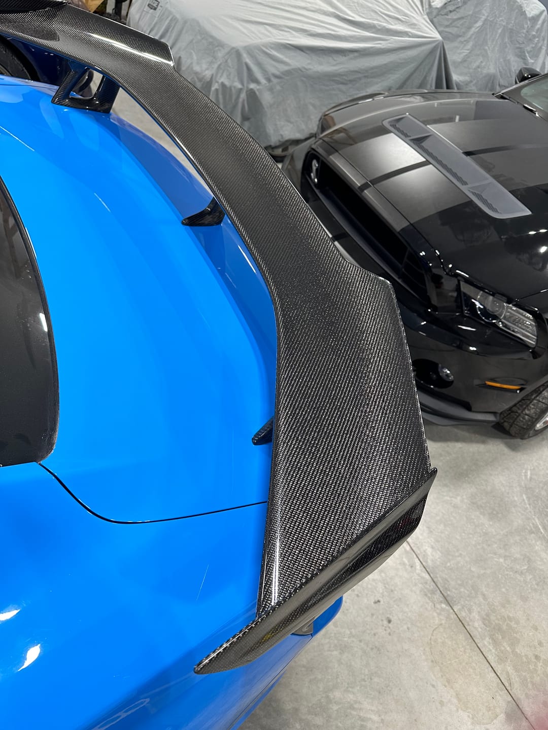 Customer photo review of 2016-2024 Chevy Camaro ZL1 1LE Full Carbon Fiber 1pc Rear Spoiler