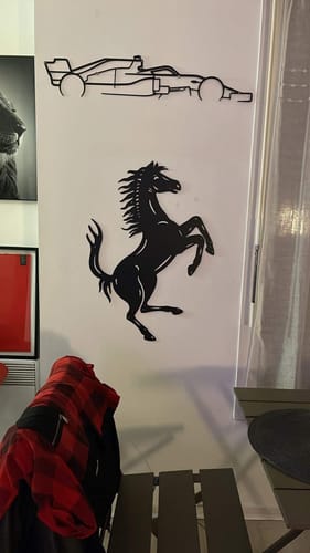 Customer photo review of Le cheval cabré Ferrari