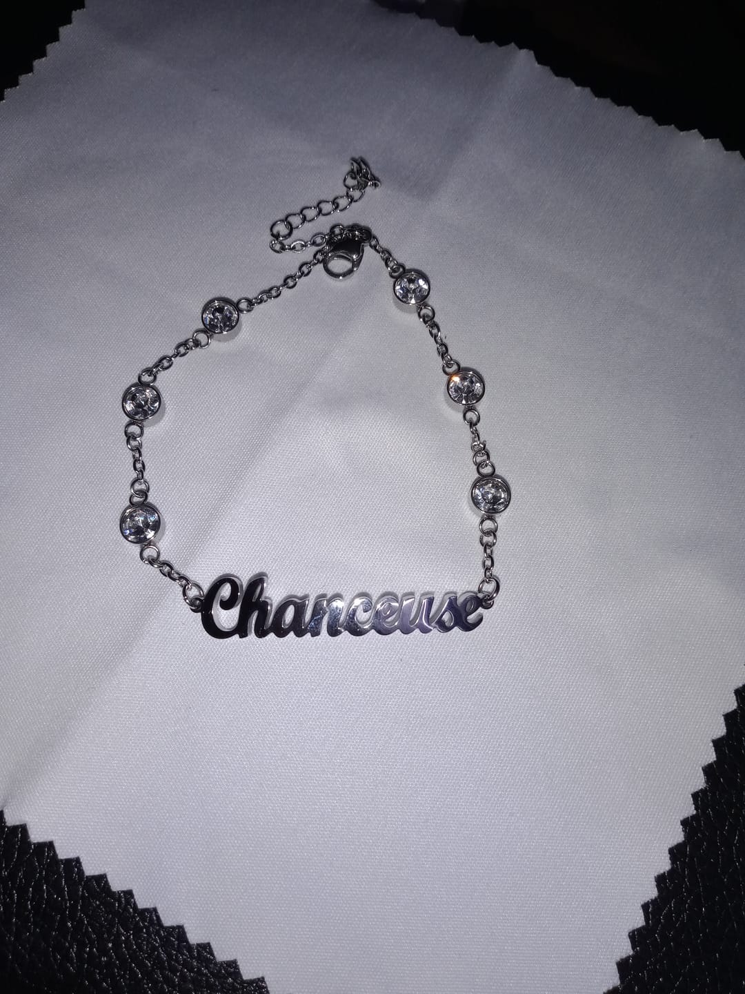 Customer photo review of Bracelet Personnalisé avec Crystal
