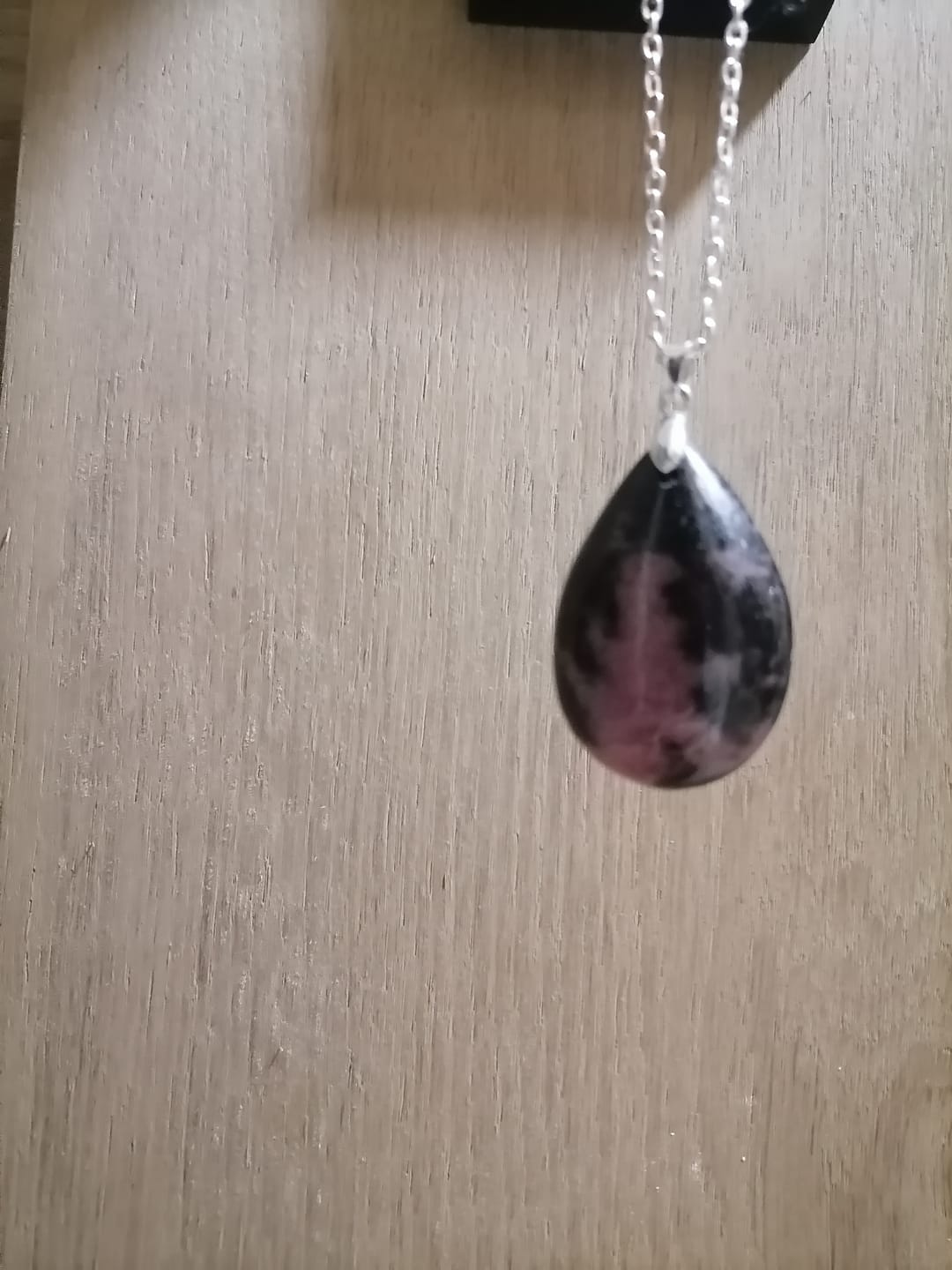 Customer photo review of Rhodonite Pendentif