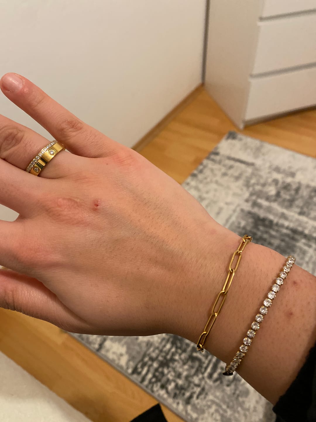 Customer photo review of Paperclip Armband | 18K vergoldet