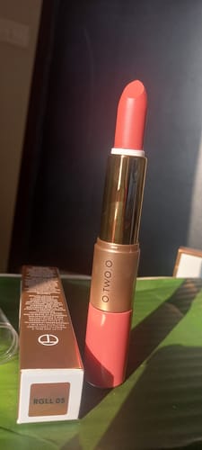Customer photo review of O.TWO.O ROSE GOLD 2 IN 1 LIPSTICK AND LIPGLOSS