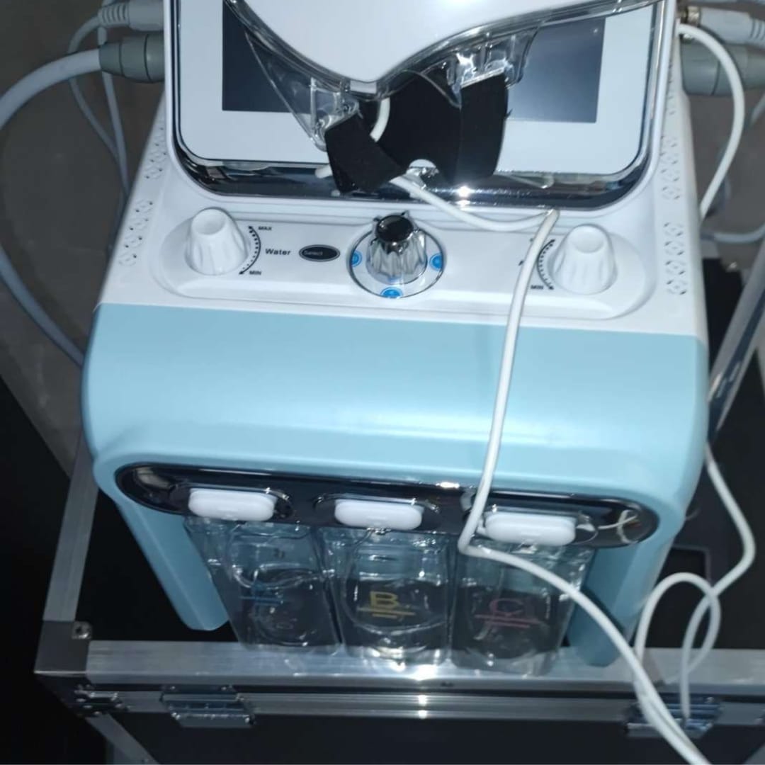 Customer photo review of 3rd Gen 7 in 1 Professional Hydro Dermabrasion Machine