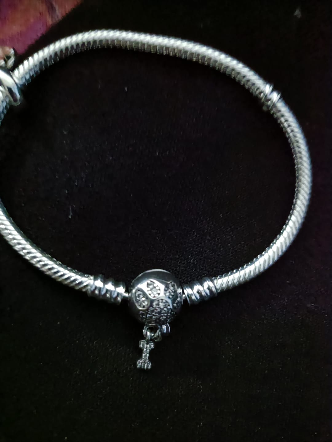 Customer photo review of Pulsera Huella de Perrito Diamantes