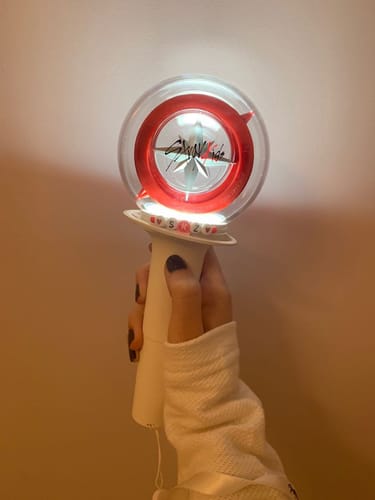 Customer photo review of Stray Kids Official Light Stick (Nachimbong)