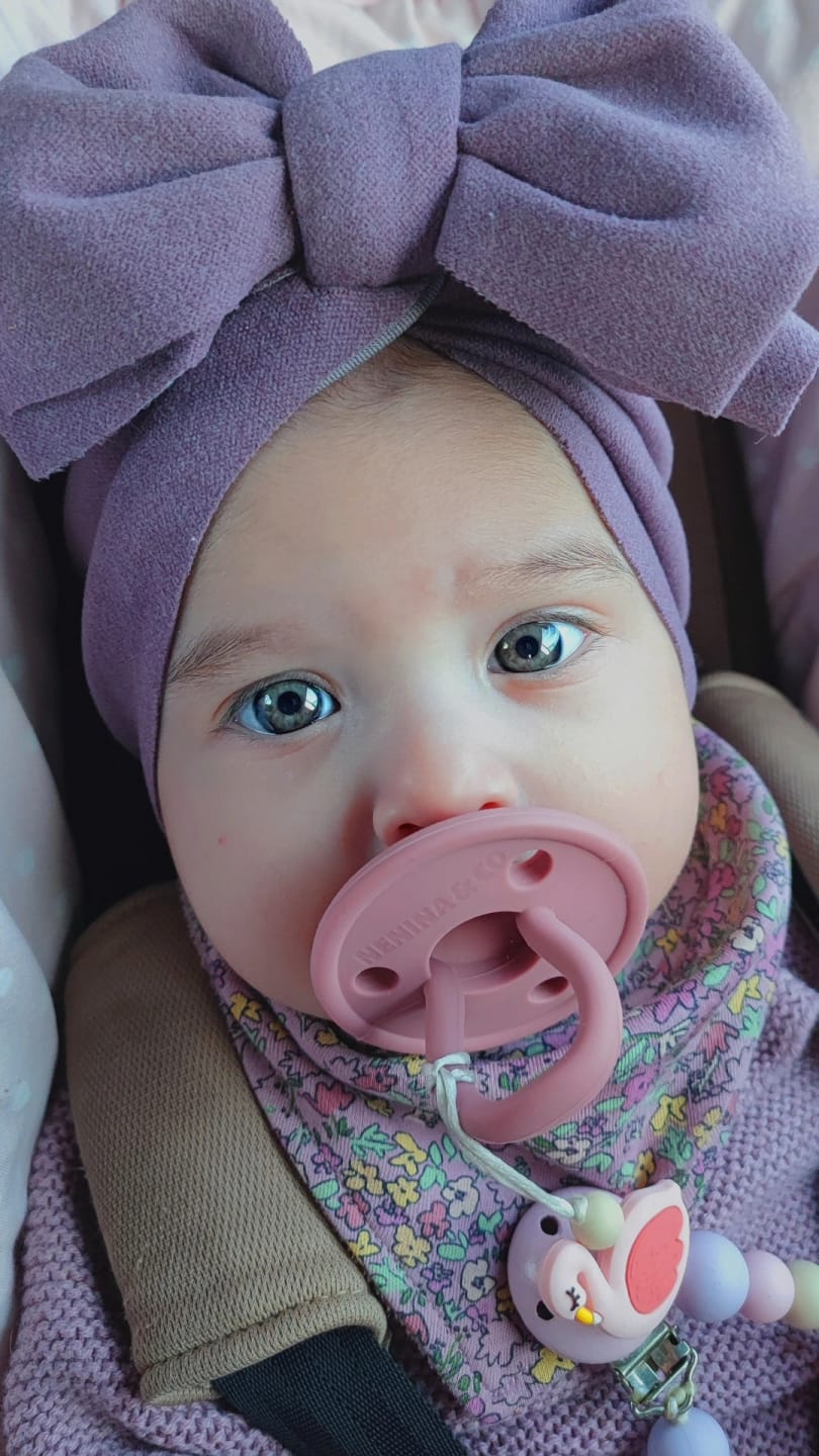 Customer photo review of Kit 2 Chupetes Rosa y Rosa Pálido Nenina & Co