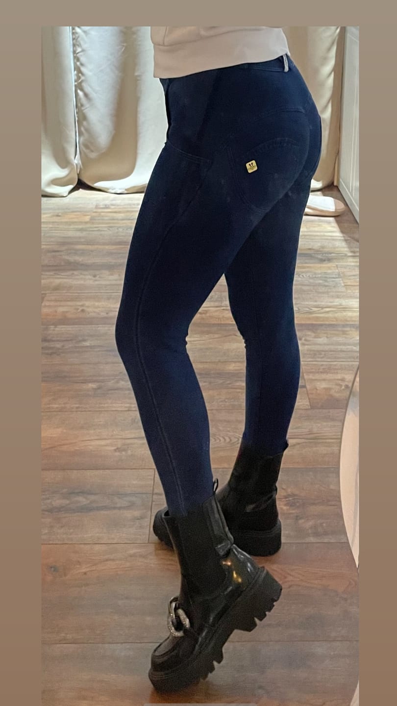 Customer photo review of MW Jeggings Dunkelblau
