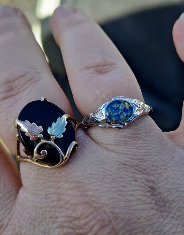 Customer photo review of Leaf Cremation Ring with Cremation Ashes