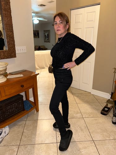 Customer photo review of Raven Butt Lift Jeans 15403