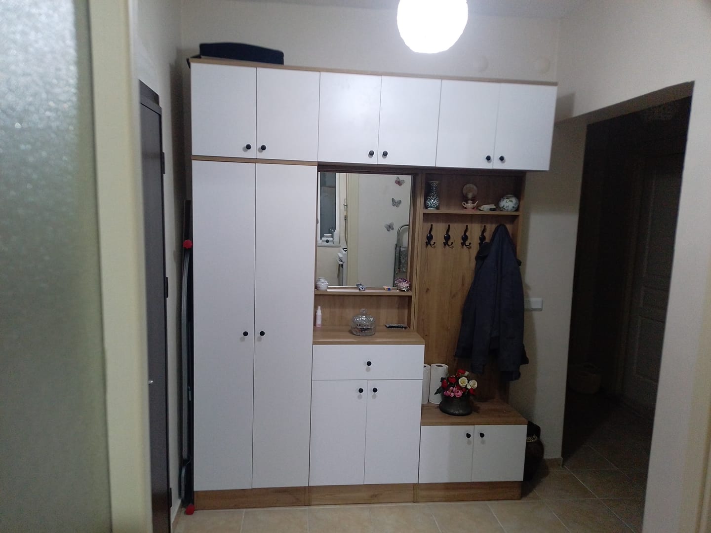 Customer photo review of Rani EA104 Portmanto Çekmeceli Aynalı Raflı Vestiyer Sepet Ceviz - Beyaz