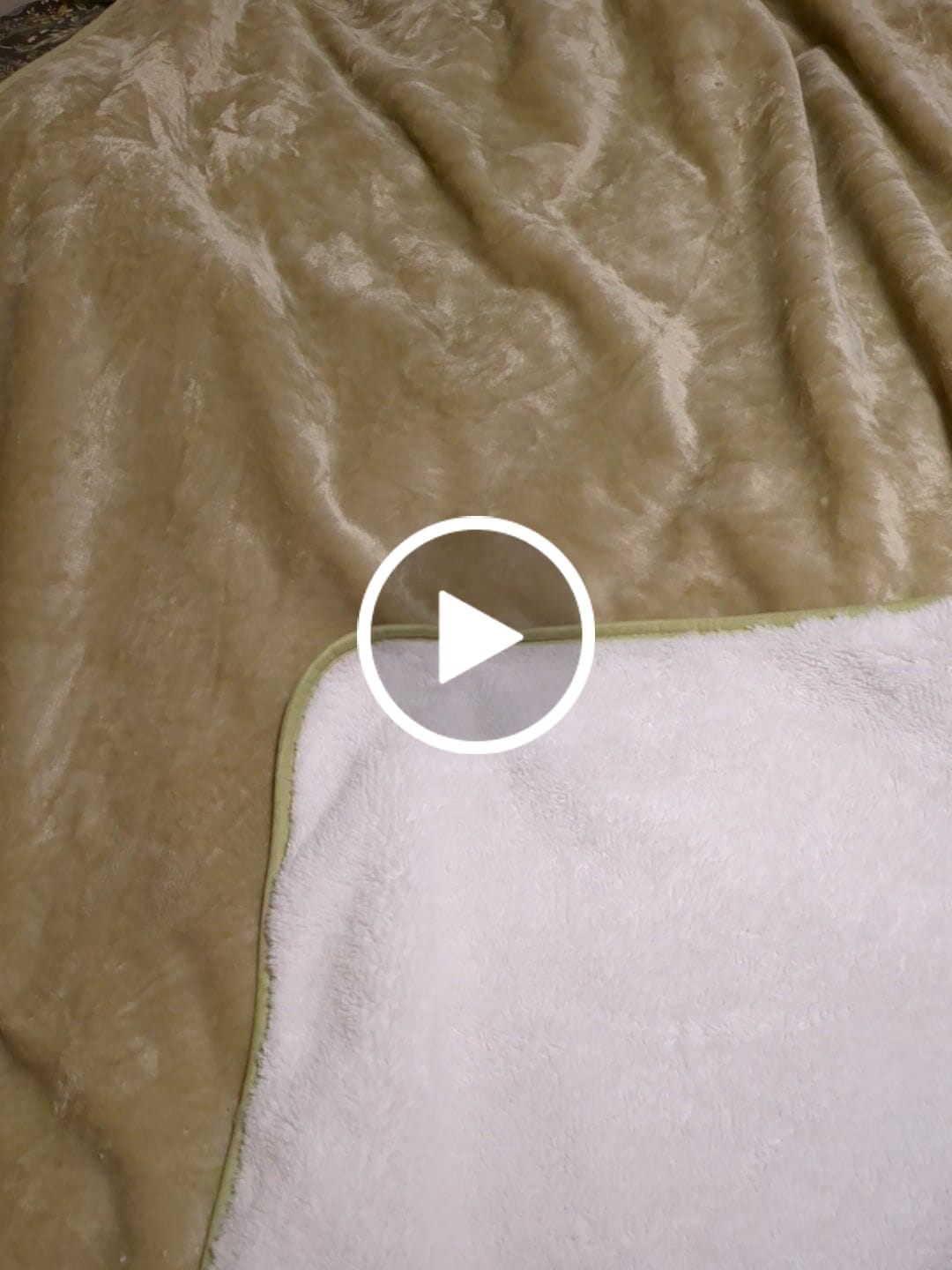 Customer video review of Waterproof Splash Blanket™️- Sage The OG
