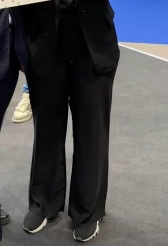 Customer photo review of Broek Zwart