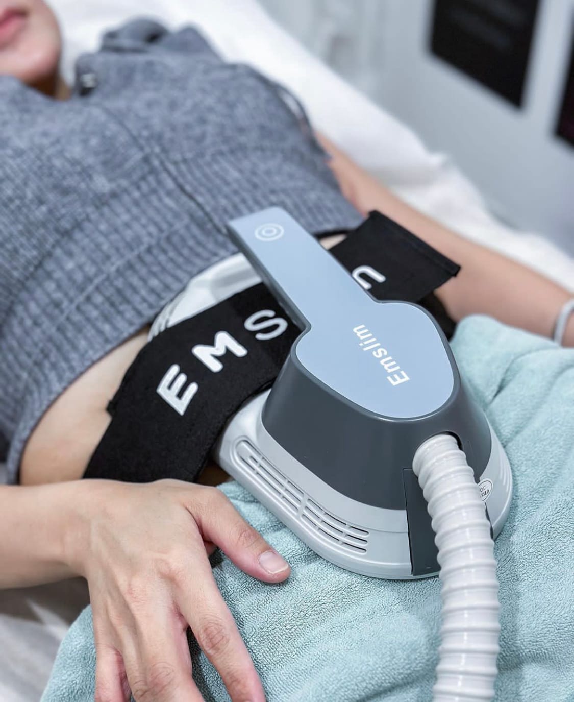 Customer photo review of EMSlim Neo Machine Portable Pro