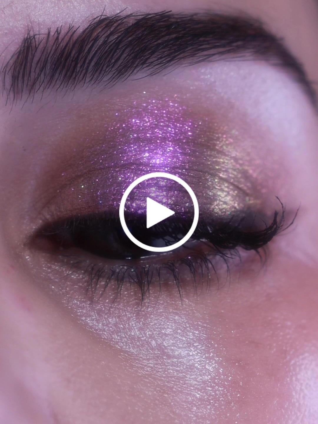 Customer video review of Skullz & Roses Metallic Multichrome Eyeshadow Palette