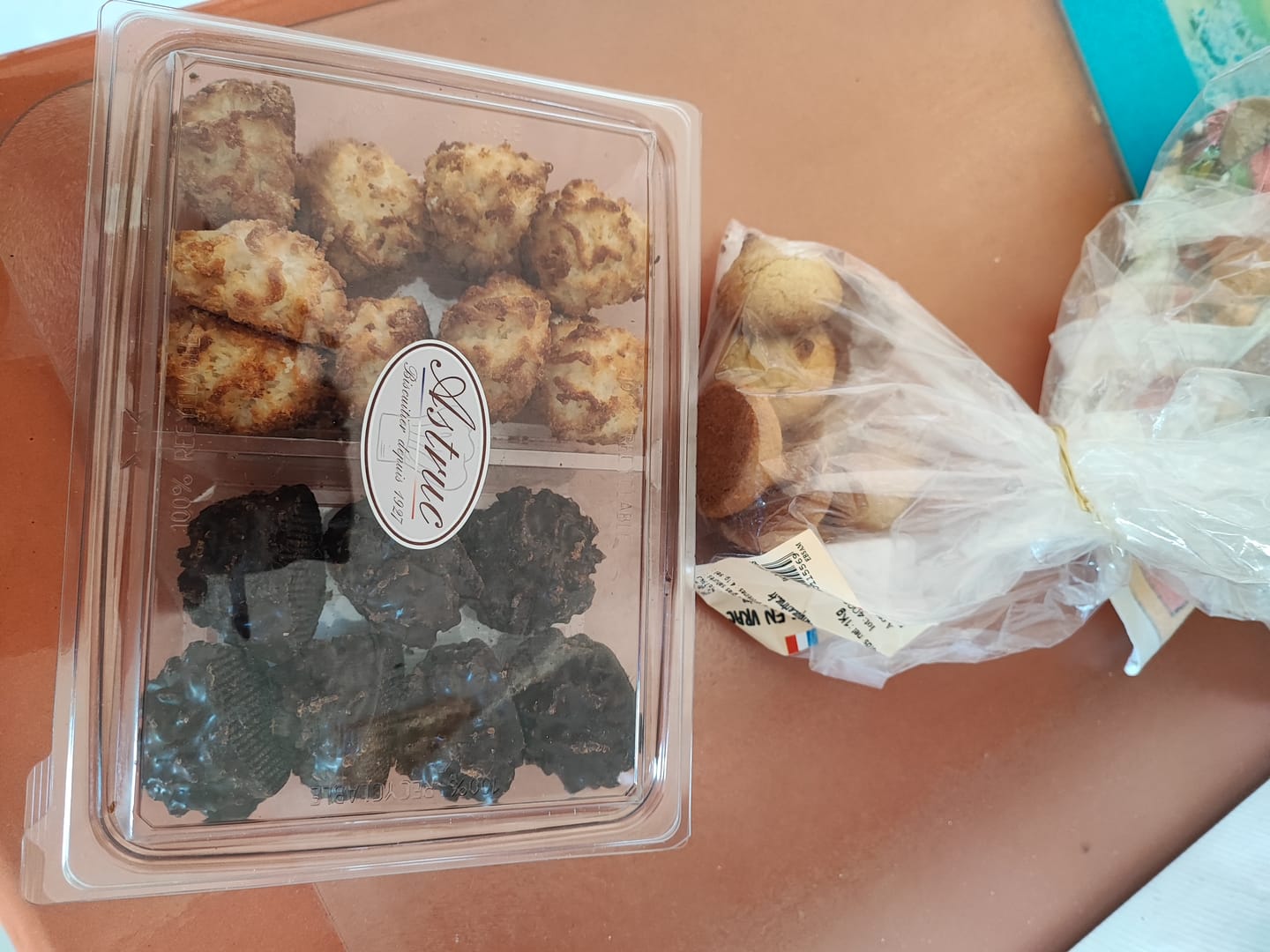 Customer photo review of Macarons en sac vrac (1Kg)