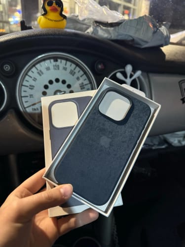 Customer photo review of iPhone 15 FineWoven Case with MagSafe