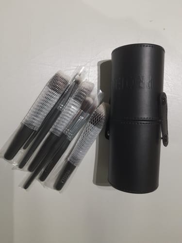 Customer photo review of Set de 7 Brochas de Maquillaje con contenedor