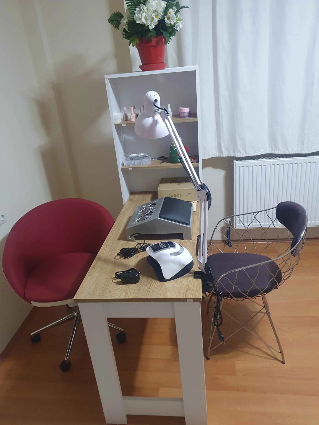 Customer photo review of Rani BJ113 Raflı Manikür Masası Makyaj Masası Sepet Ceviz - Beyaz