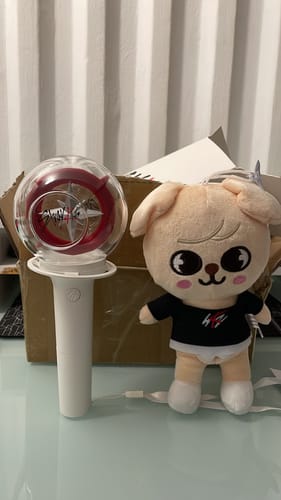 Customer photo review of Stray Kids Official Light Stick (Nachimbong)