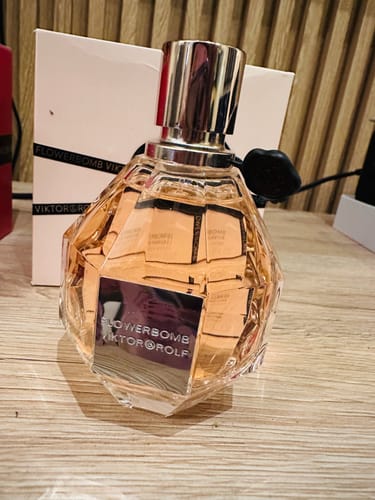 Customer photo review of Viktor & Rolf Flowerbomb EDP 100ml