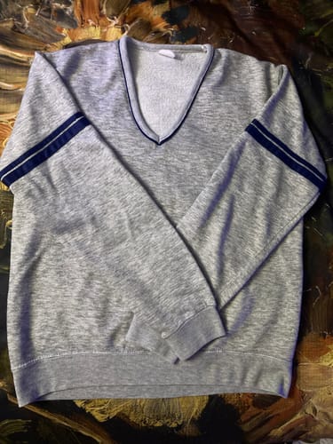 Customer photo review of Vintage Sweatshirt Mens Medium Grey V Neck Sweater