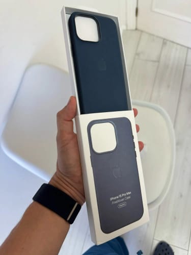 Customer photo review of iPhone 15 FineWoven Case with MagSafe