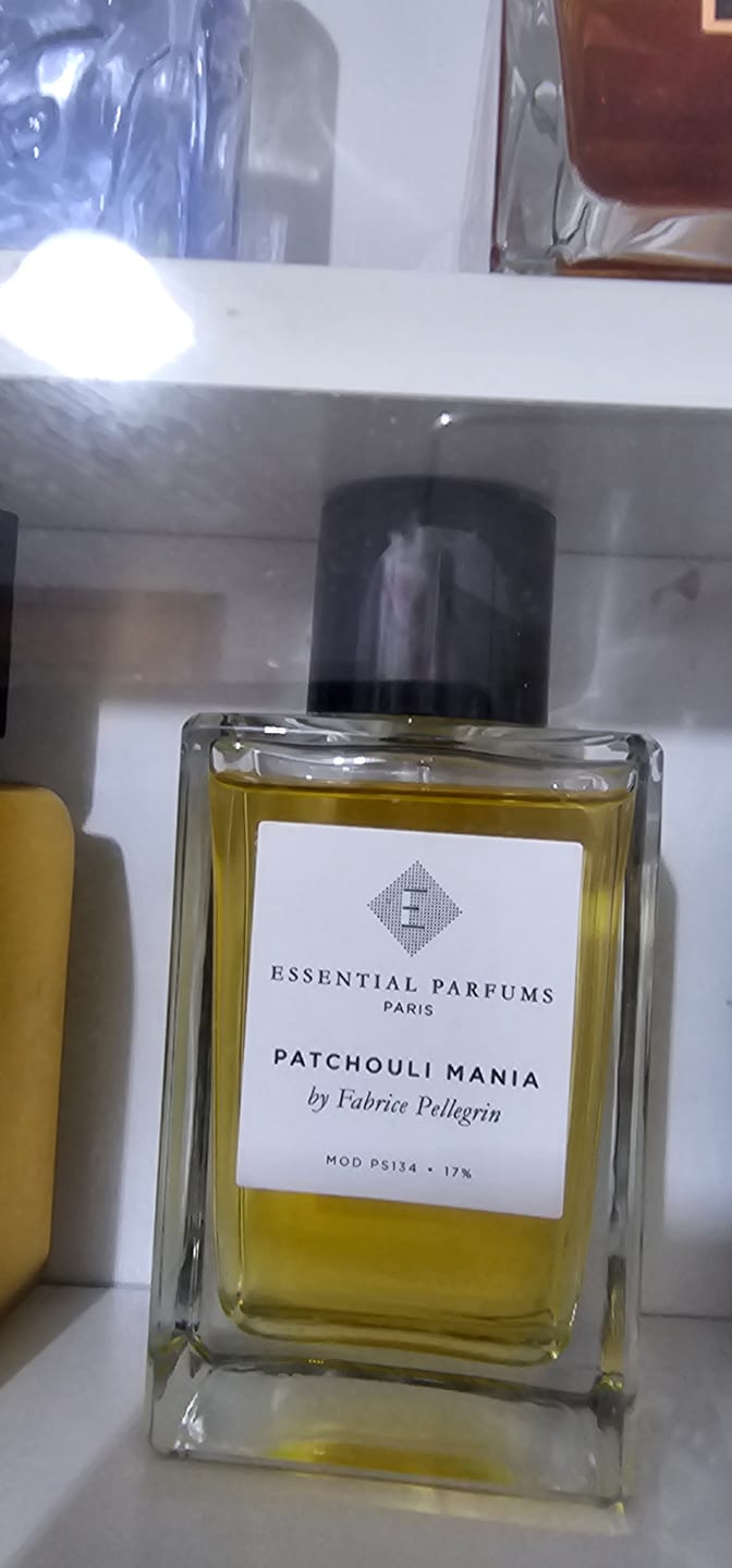 Customer photo review of ESSENTIAL PARFUMS - PATCHOULI MANIA
