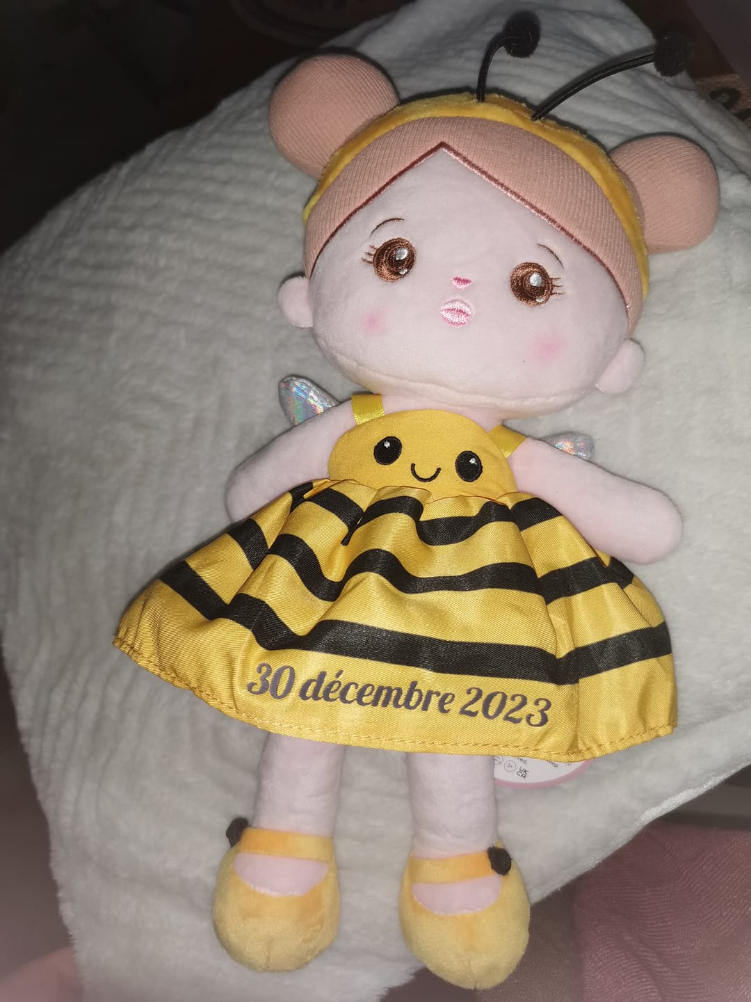 Customer photo review of Personnalisée Poupée en Peluche avec Yeux Ouverts d'abeille