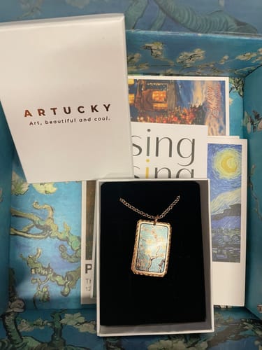 Customer photo review of Van Gogh Almond Blossom Çiçek Açan Badem Ağacı Tablo Rectangle Tasarım Kolye