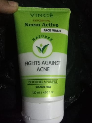 Customer photo review of DETOXIFYING Neem Active Face Wash