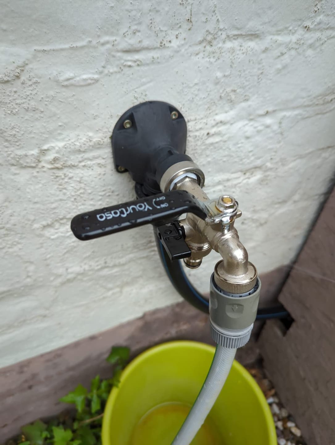 Customer photo review of YourCasa® Wasserhahn Garten [1/2 Zoll & 3/4 Zoll] aus Messing inkl. 2 Schlauchanschlüssen & Dichtband- Kugelhahn - Auslaufhahn Frostsicher - Auslaufwasserhahn Absperrhahn für Regentonne Regenfass