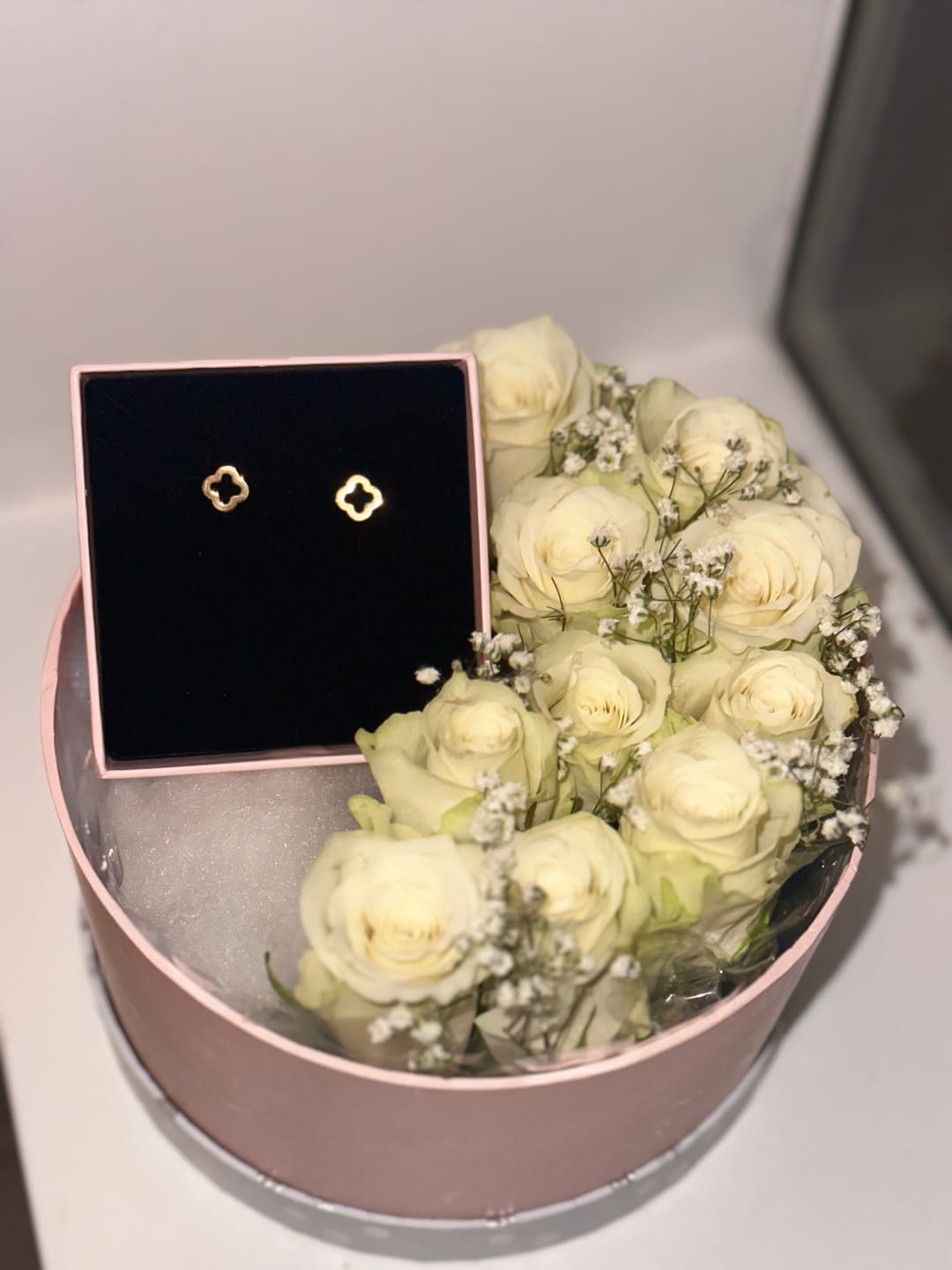 Customer photo review of Clover Ohrstecker | 18K vergoldet