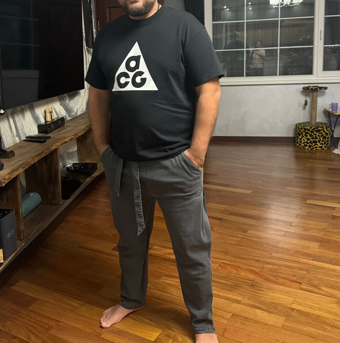 Customer photo review of Oleno Denim Pants
