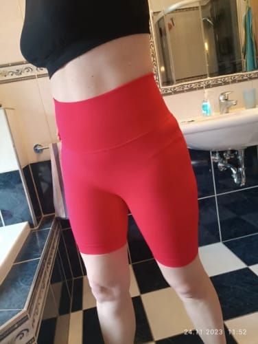 Customer photo review of FitFlex Shorts PUSH UP BOTTOM