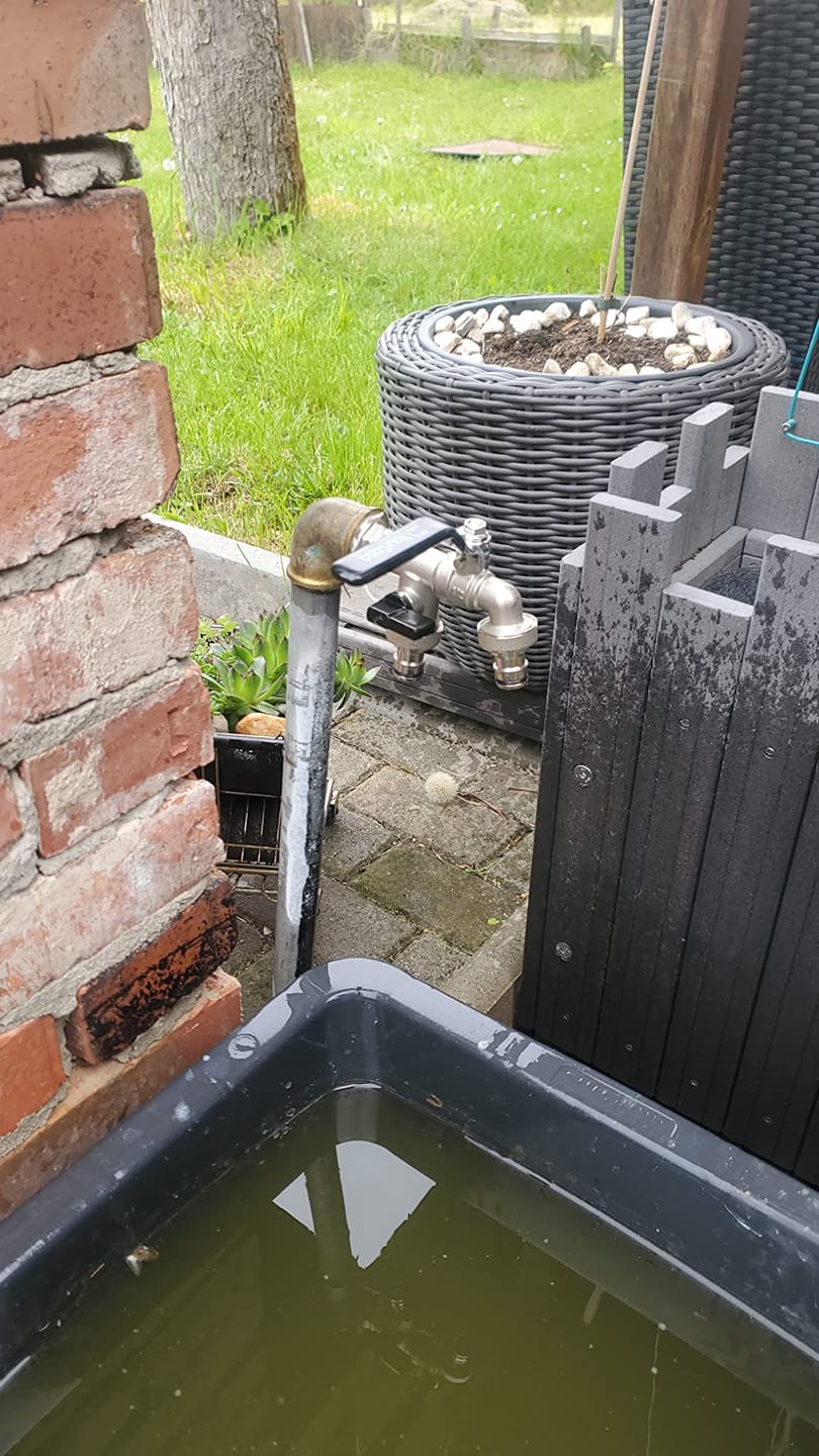 Customer photo review of YourCasa® Wasserhahn Garten [1/2 Zoll & 3/4 Zoll] aus Messing inkl. 2 Schlauchanschlüssen & Dichtband- Kugelhahn - Auslaufhahn Frostsicher - Auslaufwasserhahn Absperrhahn für Regentonne Regenfass