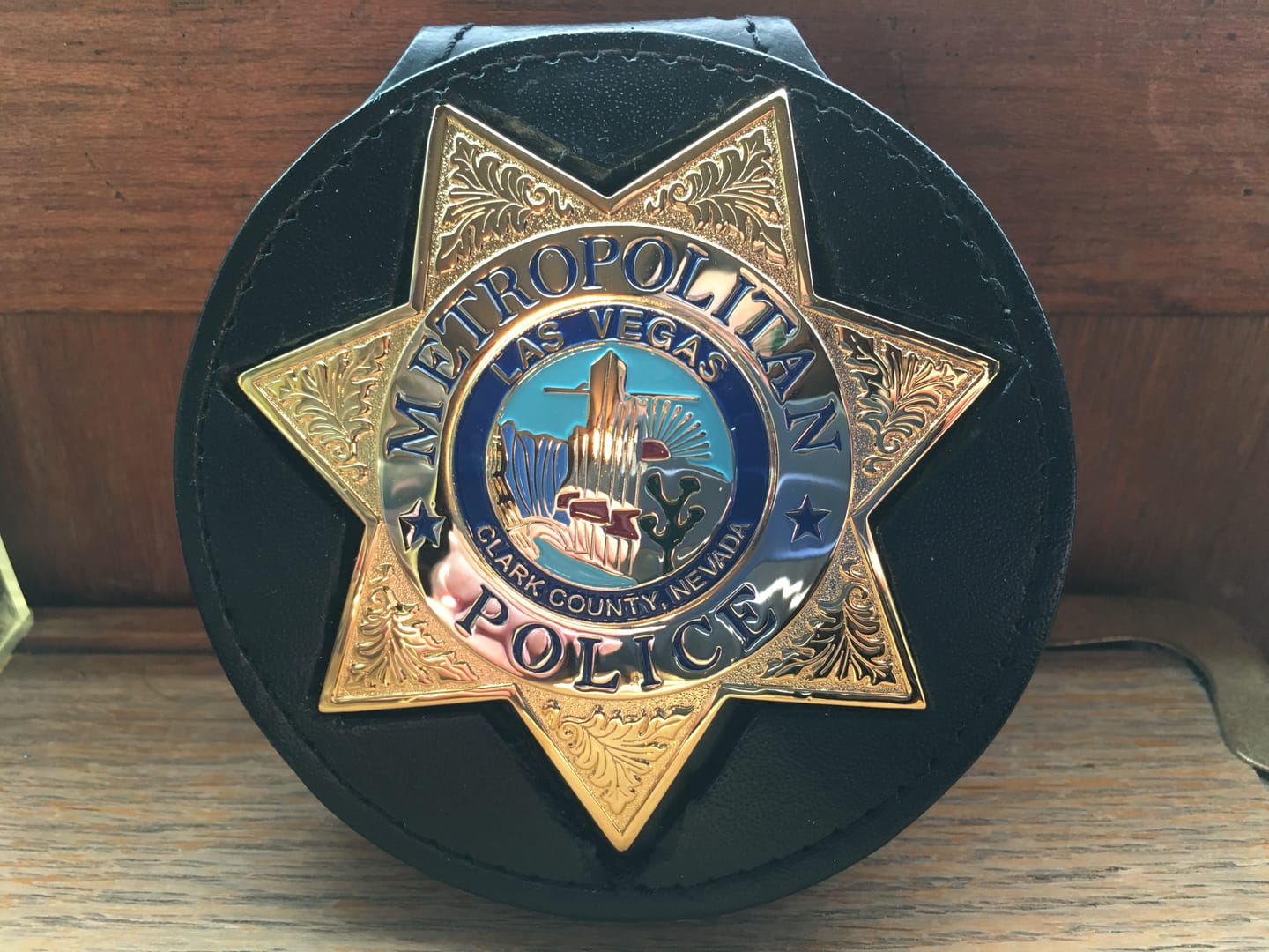 Customer photo review of US Casino Las Vegas Metropolitan Police Badge Solid Copper Replica Movie Props