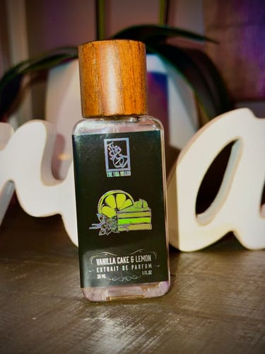 Customer photo review of Vanilla Cake & Lemon